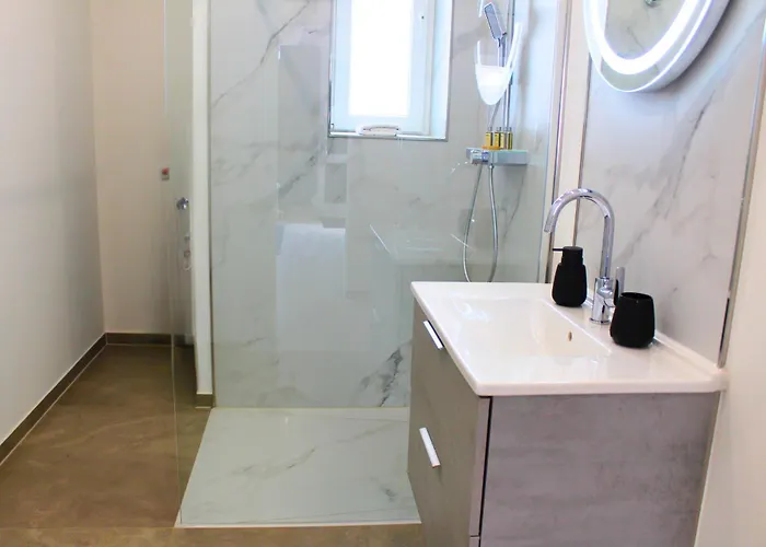 Ruhrapartments - Zentral - Naehe A40 - Fastwifi - Fuer Paare Und Geschaeftsreisen Apartment *